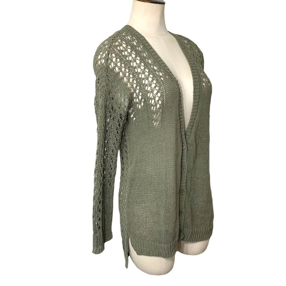 𝅺DKNY Olive Minimalist Green Crochet Knit Cardigan Sweater Deep V Neck Sz XS - Picture 2 of 10